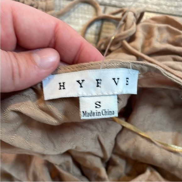 Boutique Brand Size Small Open Back Romper. - Picture 4 of 6